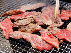 海辺でバーベキュー